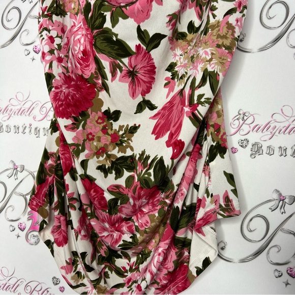 Floral y2k tank top with metal O ring back detail pink white green flowers - Picture 3 of 10